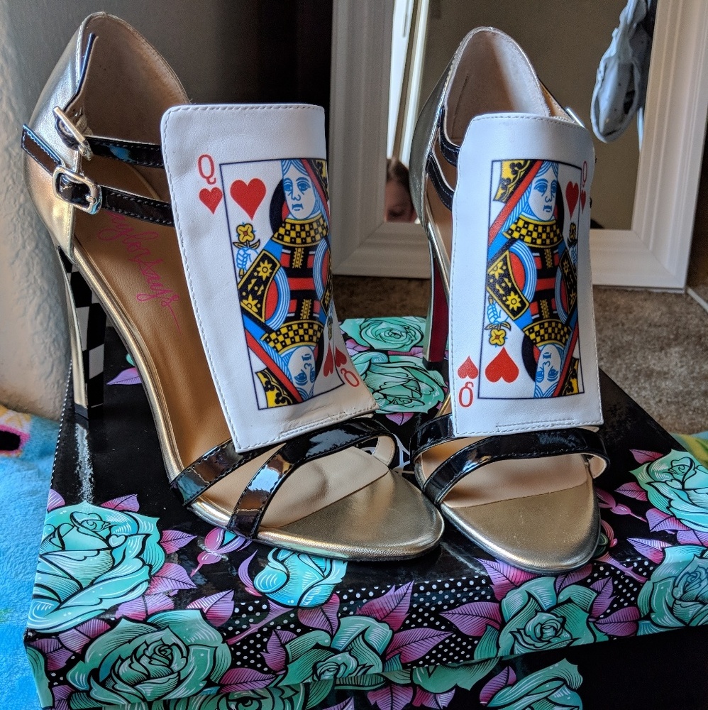 Taylor Says Decklan Queen of Heart heels NEW